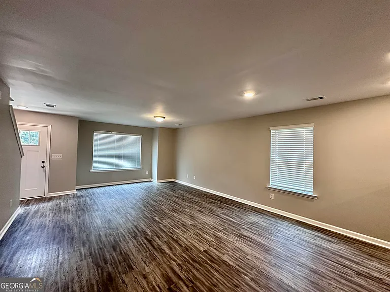 706 Keeshono St — Photo 2