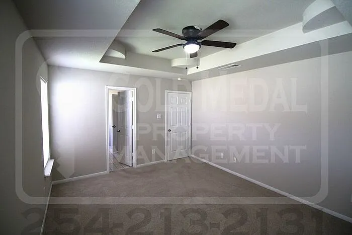 302 James Loop — Photo 18