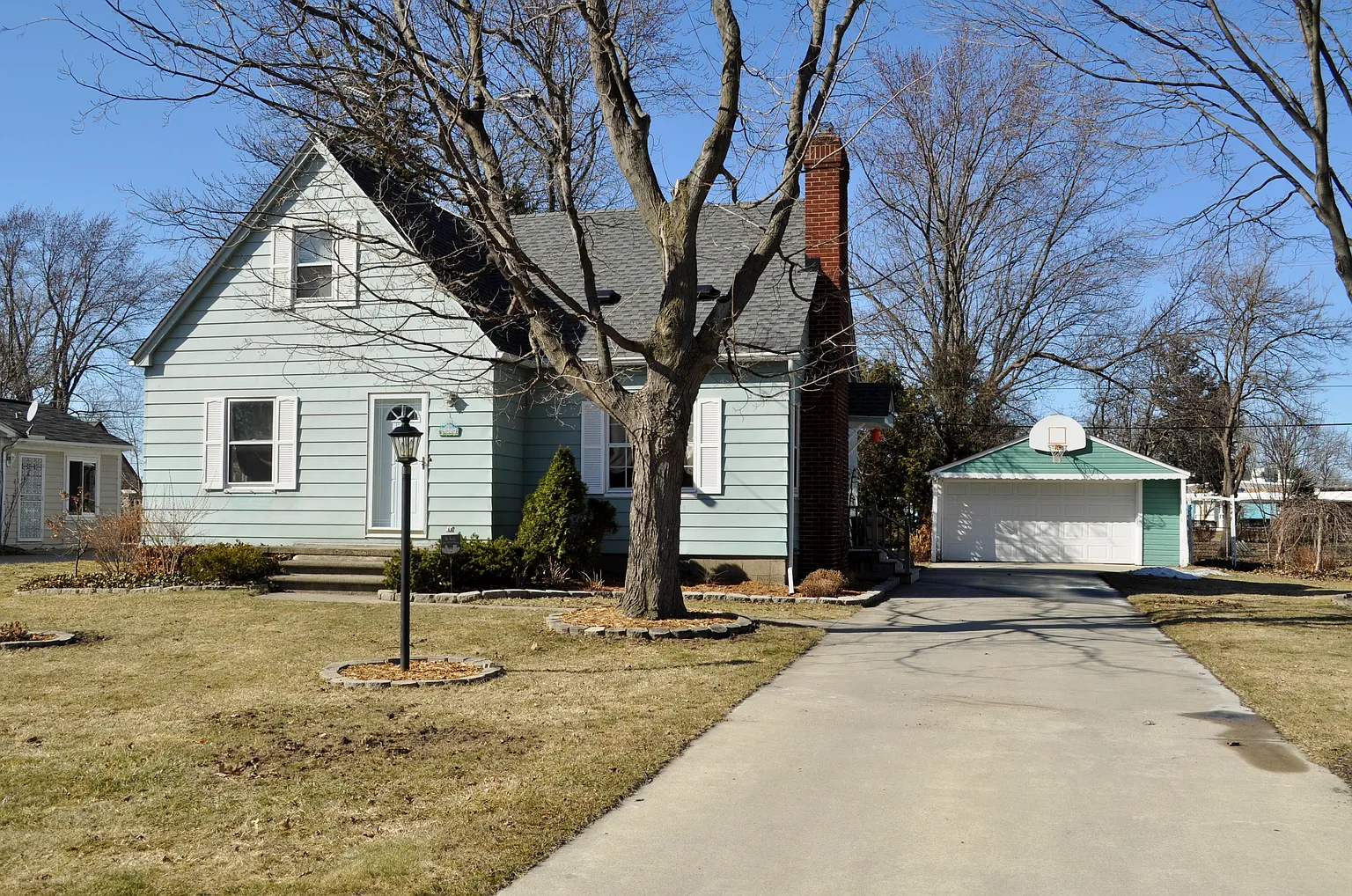19080 Goldwin St photo 1