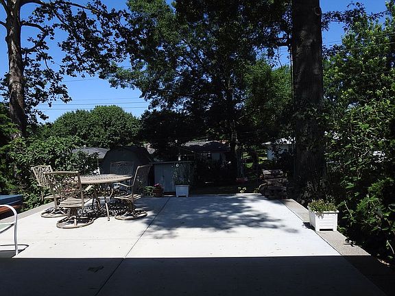 3rd image of 2327 Telford Dr