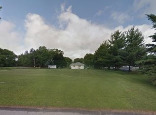 4124 Bowling St SW, Cedar Rapids, IA 52404