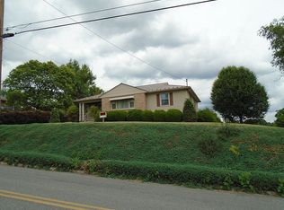 910 Fisher Rd, Wytheville, VA 24382