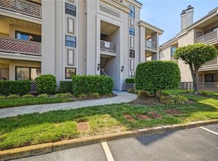 409 Harbour Point APT 204, Virginia Beach, VA 23451