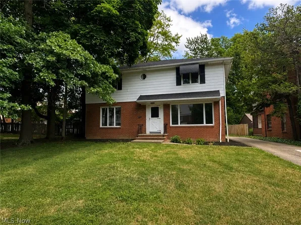 2375 Glendon Rd, University Heights, OH 44118