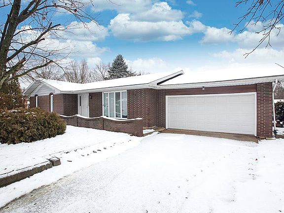 2nd image of 23557 Pleasantwood Ct