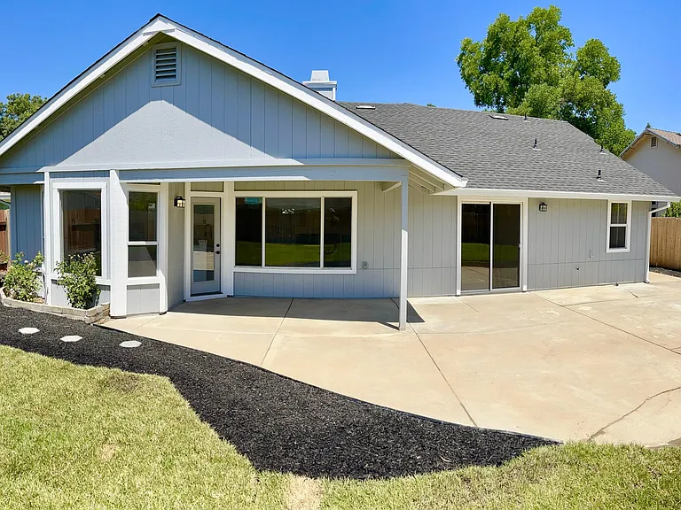 1654 Rebecca Dr — Photo 21