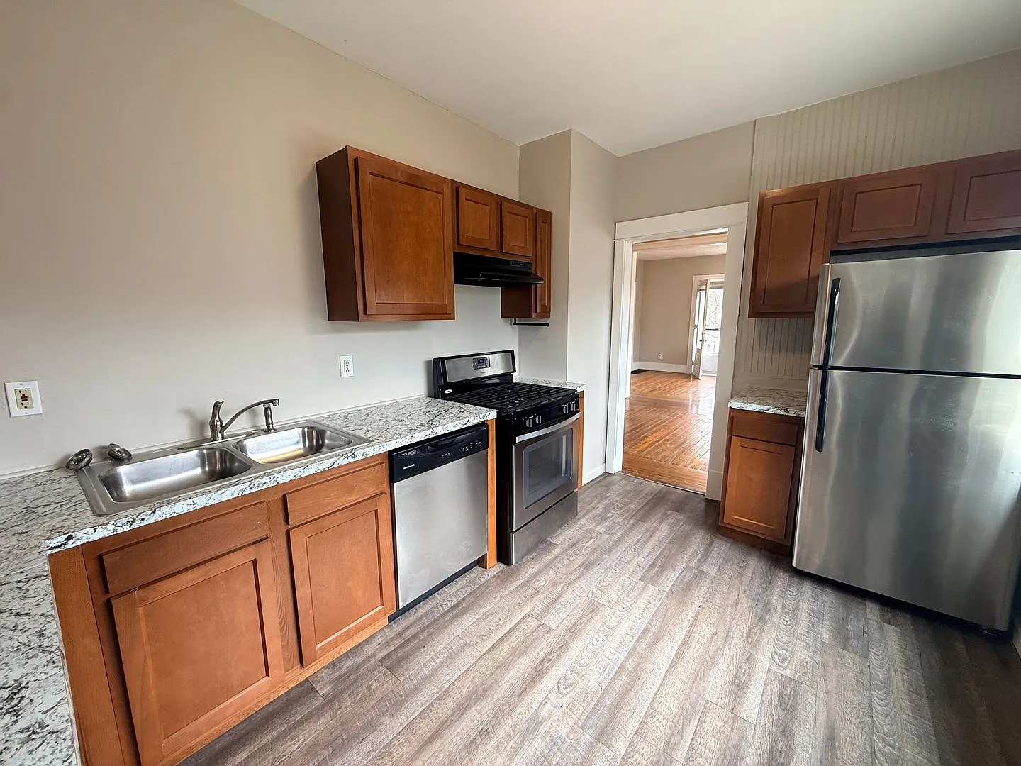 1013 Fremont Ave NW — Photo 2