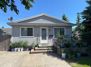 1513 Carleton St, Port Huron, MI 48060