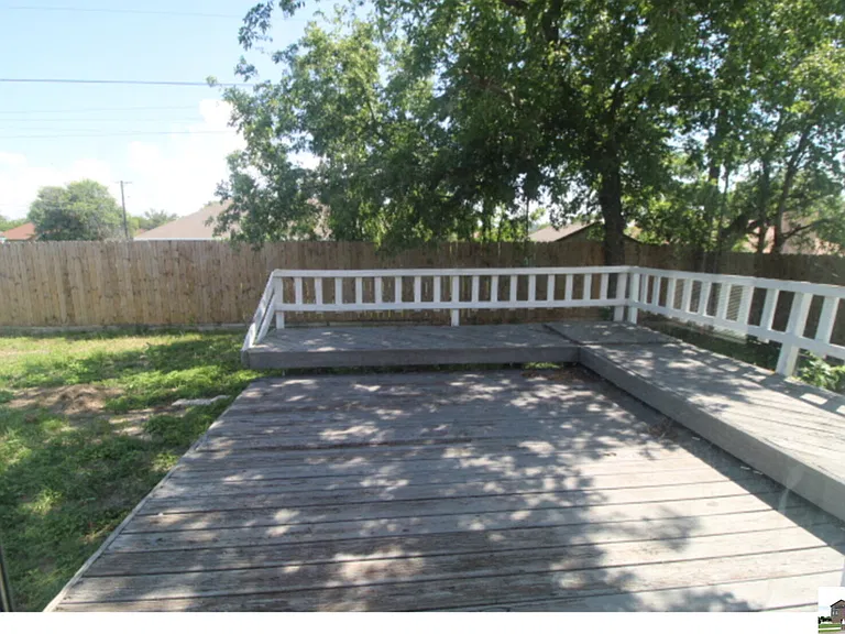 2702 Cactus Dr — Photo 6
