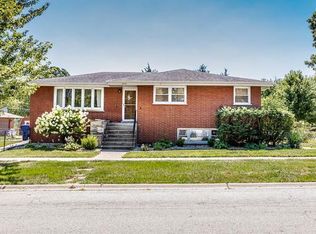 9401 S 82nd Ct, Hickory Hills, IL