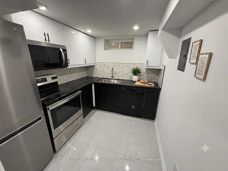 541 Chamberlain Rd #B — Photo 4