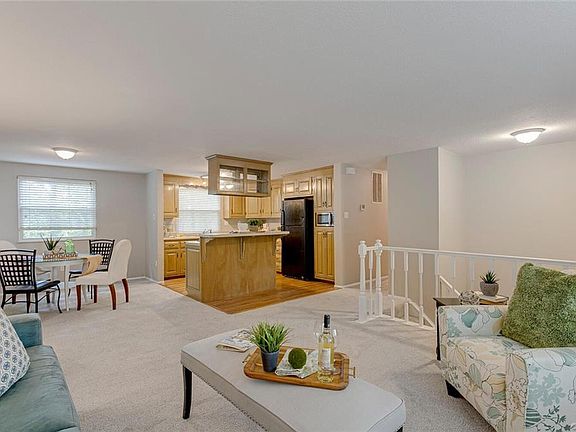 4th image of 9611 Rainbrook Dr