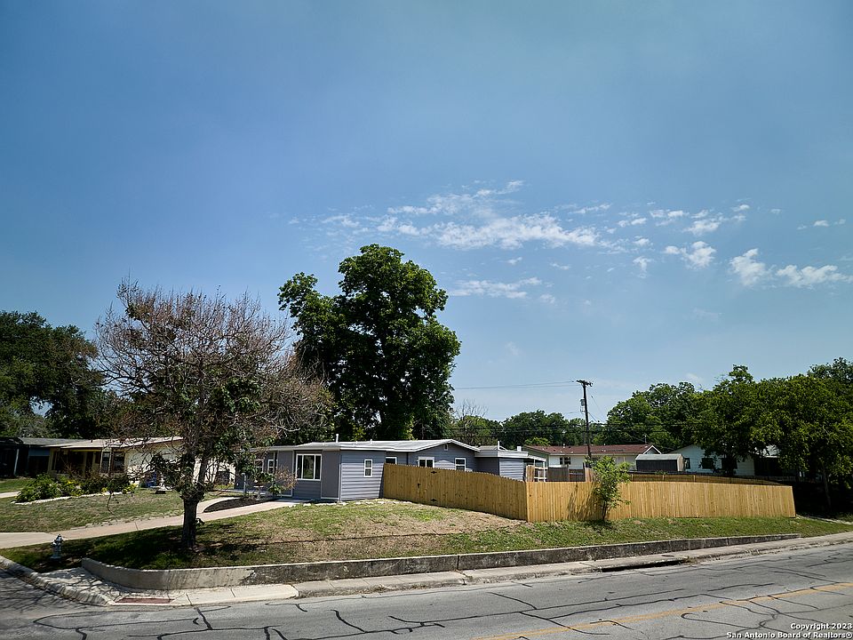 1st image of 202 HIALEAH AVE