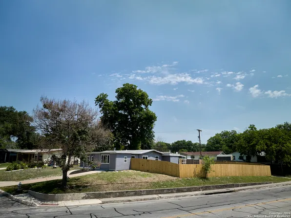 202 HIALEAH AVE, San Antonio, TX 78218