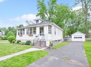 121 Meadow Rd, Longmeadow, MA 01106