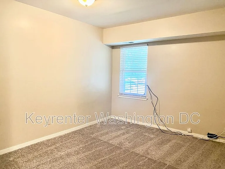 17405 Pipers Way — Photo 19