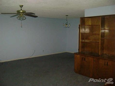 2nd image of 517 Oxford St