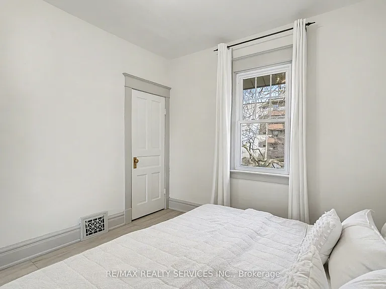 39 Fielden Ave — Photo 14