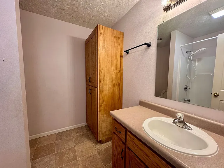 14209 Haywood Dr — Photo 9