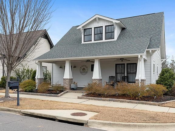 3rd image of 3408 Sawyer Dr