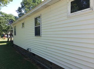 2120 Alma Hatchery Rd, Odin, IL 62870