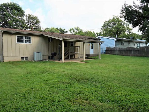 5th image of 1705 Queens Dr