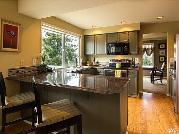 4th image of 7037 NE 164th St
