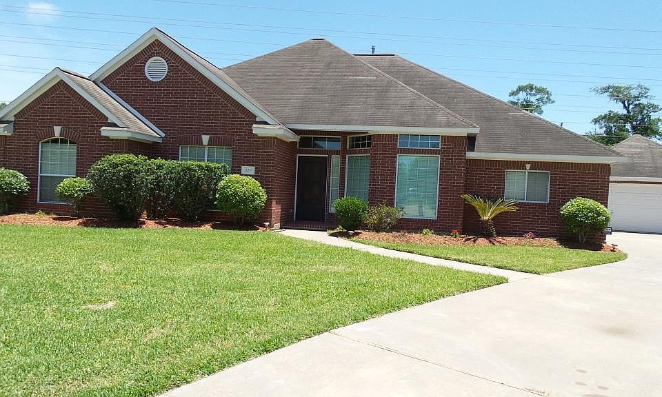 Beautiful One Story House in Oversized lot in cul-de-sac