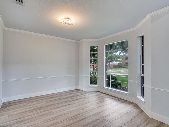 4th image of 2320 Cimmaron Dr