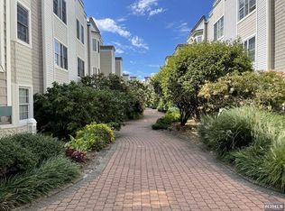 110 The Promenade, Edgewater, NJ 07020
