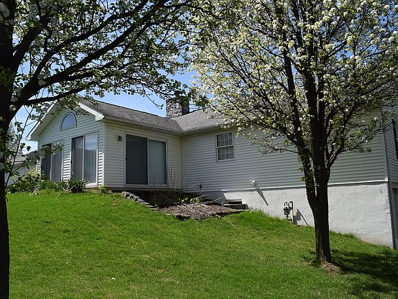 4th image of 676 Tanager Dr