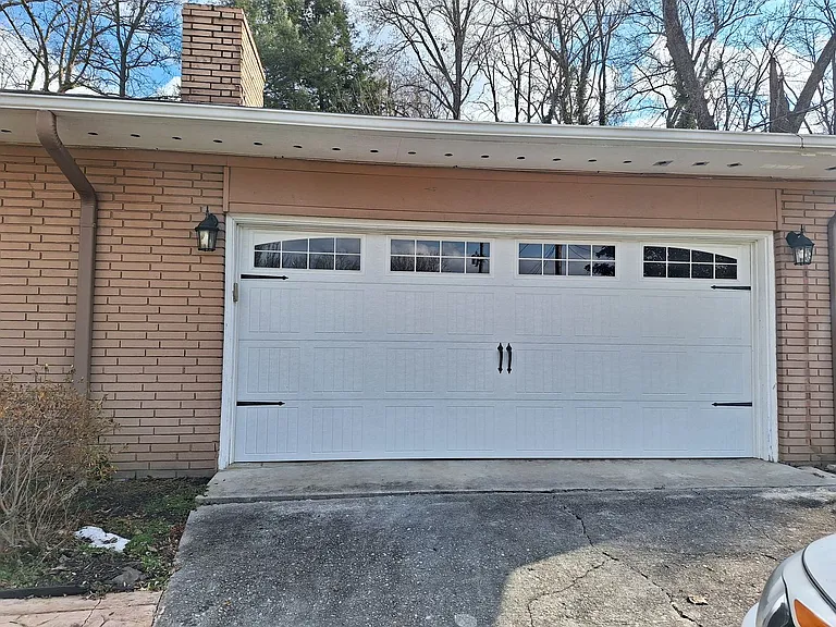 8714 Kingsridge Dr — Photo 2