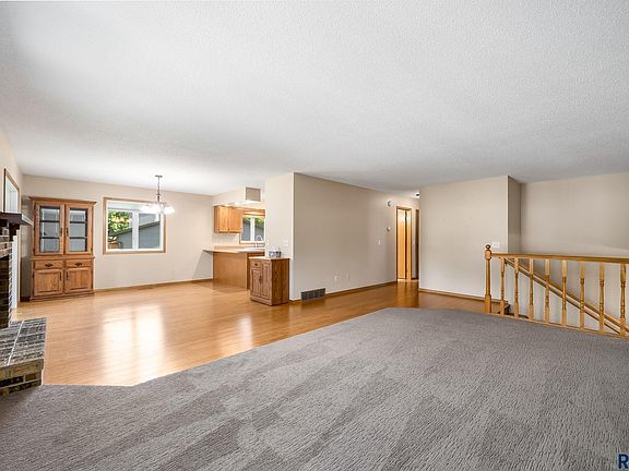 2nd image of 4404 S Fireside Ave