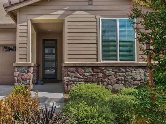 3rd image of 4025 Backwater Cove Cir