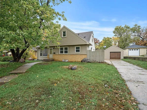 1555 Burns Ave, Saint Paul, MN 55106