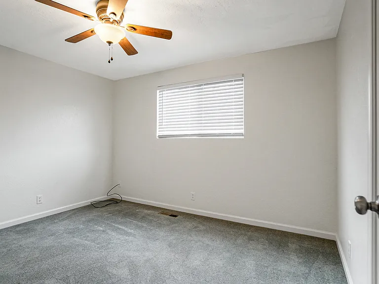 2560 Nautilus Ave NW — Photo 16