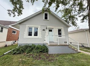1296 Laurendeau Ave, Windsor, ON N8Y4B5
