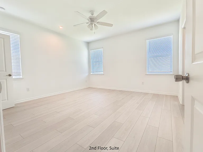 15237 Shady Palms Ln — Photo 13