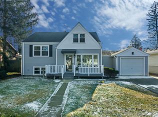 325 7th St, Downers Grove, IL 60515