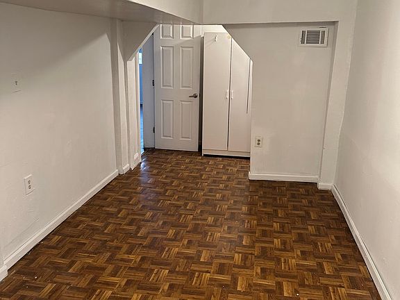 4th image of 4057 W 21st Pl Floor Basement
