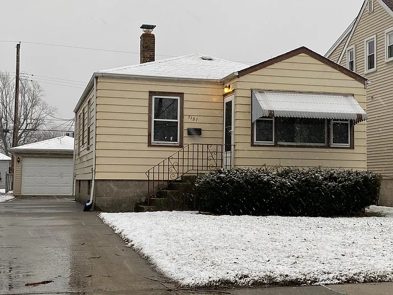 McCook Ave — Photo 1