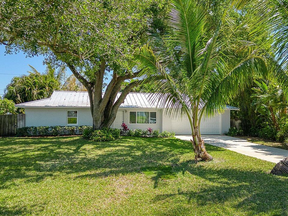 1st image of 571 NW Monica Street
