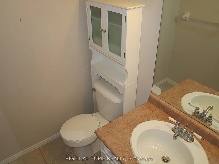 35 Moraine Cres — Photo 13