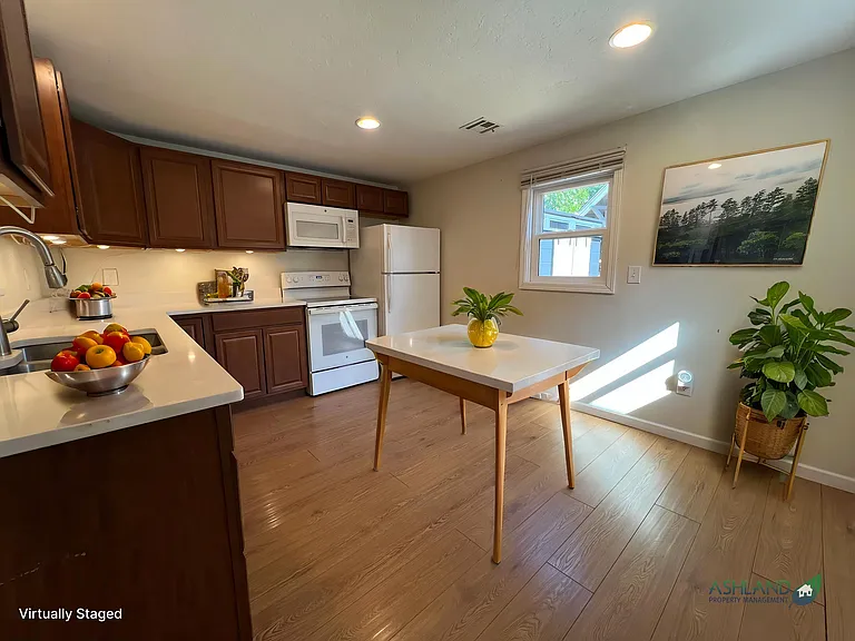 191 Liberty St — Photo 4