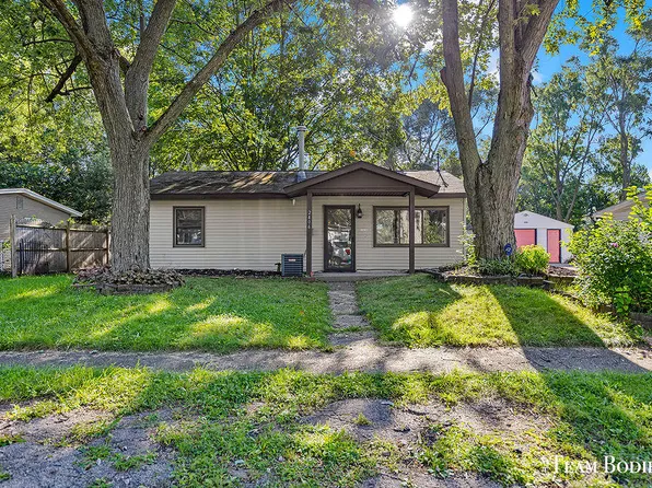 2406 Cimarron Dr, Kalamazoo, MI 49004