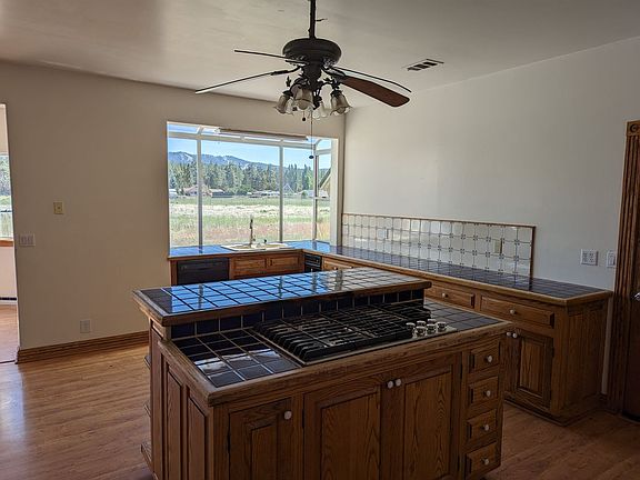 5th image of 310 Arbor Ln