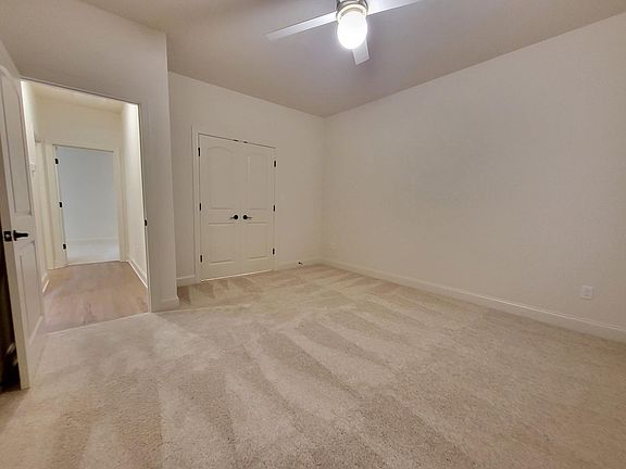 3rd image of 7070 Mercedes Ln