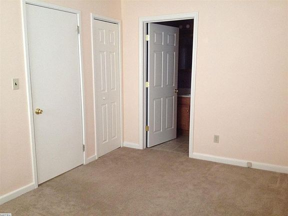 2nd image of 300 Loudoun Ave