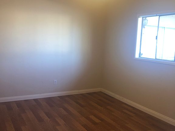 3rd image of 132 1/2 S 33rd St
