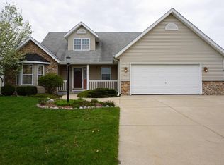 8177 S Lakeview Dr, Franklin, WI 53132